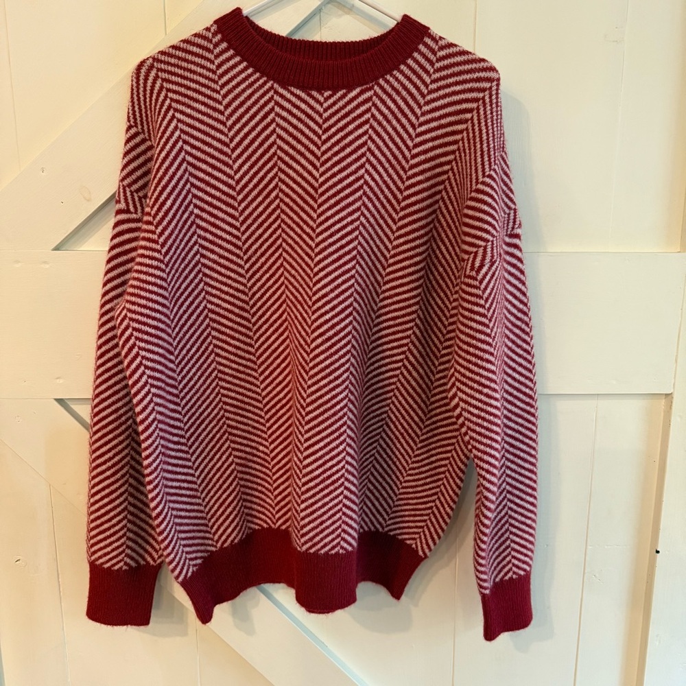 GYK Red and White Chevron Women’s  Crewneck Sweater XL Holiday Christmas